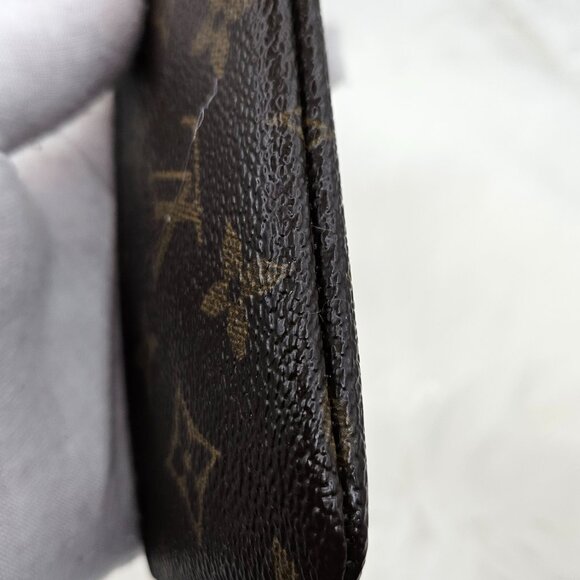 LV Monogram KeyClรฉs/Coinpurse - Picture 8 of 13
